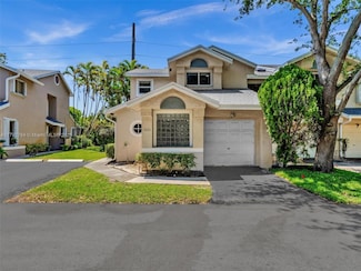 2124 Discovery Cir W, Deerfield Beach, FL 33442