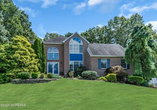 31 Overlook Dr, Jackson, NJ 08527