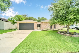 15419 Runswick Dr, Houston, TX 77062