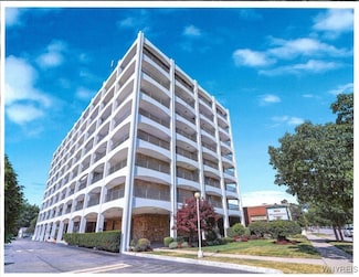 5854 Main St Unit 601, Williamsville, NY 14221