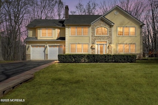 72 Reids Hill Rd, Morganville, NJ 07751