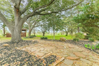 407 Karlis Dr, Alvin, TX 77511