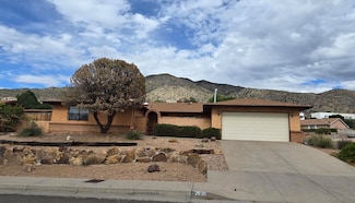 2830 Casa Del Norte Dr NE, Albuquerque, NM 87112