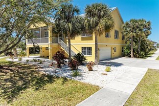 2501 Broad St, Nokomis, FL 34275