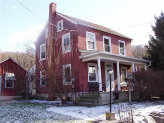 3562 Smith Hill Rd, Slatington, PA 18080