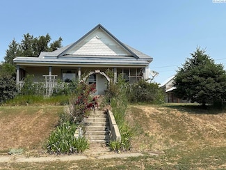 218 Margin St, Endicott, WA 99125
