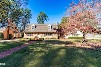1102 S Crescent Dr, Smithfield, NC 27577