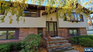 2 Bayberry Dr, Montvale, NJ 07645