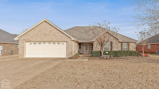 608 Larkspur Ln, Trumann, AR 72472