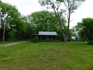 1196 N County Road 200 E, Centerpoint, IN 47840