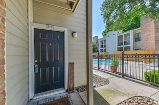 2001 Bering Dr Unit 5, Houston, TX 77057