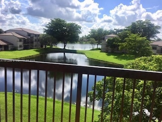 9925 Nob Hill Place Unit 9925, Sunrise, FL 33351