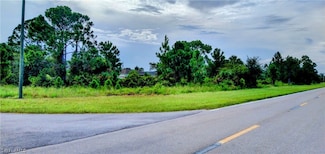 540 Columbus Blvd S, Lehigh Acres, FL 33974