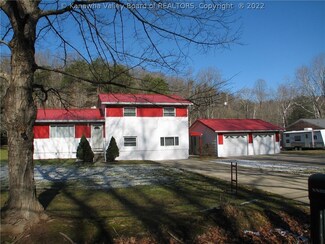 1008 Bills Creek Rd, Winfield, WV 25213