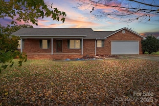 212 Doe Trail Ln, Statesville, NC 28625