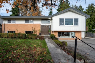 324 NW 195th St, Shoreline, WA 98177