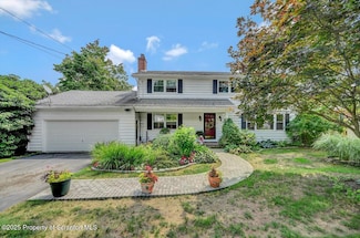 7 Lakeside Dr, South Abington Township, PA 18411