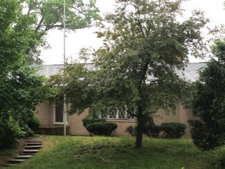 530 Johnson Rd, Trail Creek, IN 46360