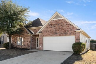 704 Waterford Ln, Calera, AL 35040