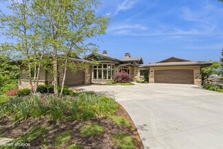 220 S Shore Dr, Lake Winnebago, MO 64034