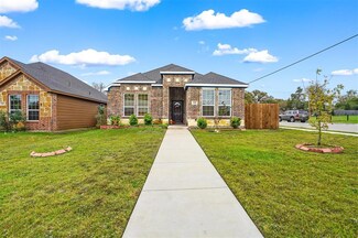 5100 Sunshine Dr, Fort Worth, TX 76105