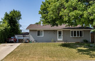 145 Madera Cir, Carpentersville, IL 60110