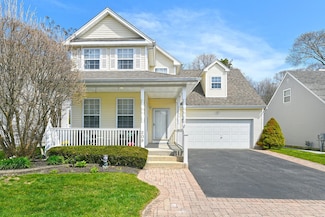209 Pleasant Dr, Bay Shore, NY 11706