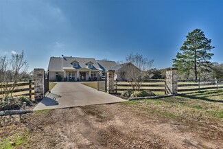 644 Red Deer Ct, Bellville, TX 77418