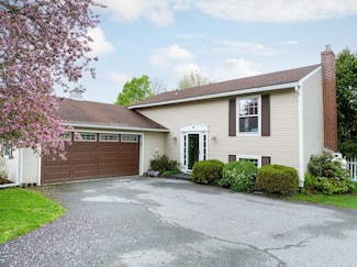 26 Cherrywood Dr, Barre, VT 05641