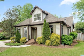 3216 Paige Ln, Vestavia, AL 35243