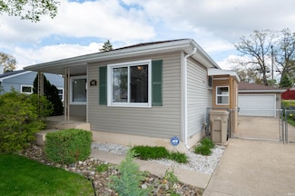 932 Sussex Dr, South Bend, IN 46628