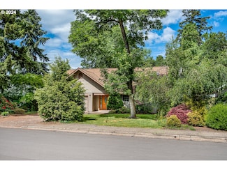 2575 Windsor Cir E, Eugene, OR 97405