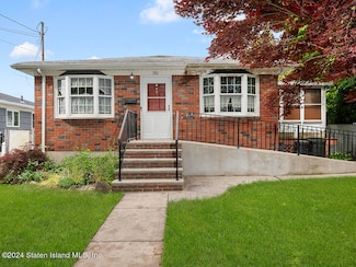 380 Main St, Staten Island, NY 10307