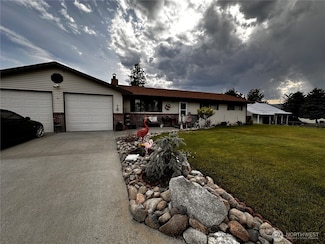 246 E 1st St, Tonasket, WA 98855