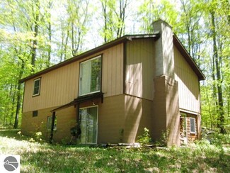 1165 W Sharon Rd SW, Fife Lake, MI 49633