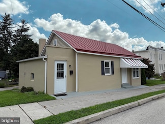 220 S 3rd Ave, Royersford, PA 19468