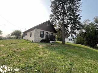 102 S Van Buren Ave, Ottumwa, IA 52501