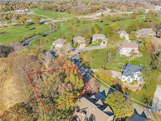 6122 Persimmon Ct, Parkville, MO 64152