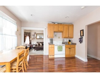 23 Park St, Salem, MA 01970
