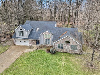 43594 Carla Dr, Paw Paw, MI 49079