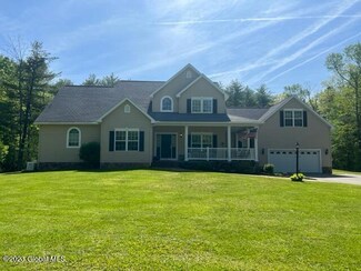 302 Covington Ct, Ballston Lake, NY 12019