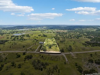 000 Seep Springs Dr, Centerpoin, TX 78010
