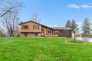 1362 Robin Hood Ln, Webster, NY 14580