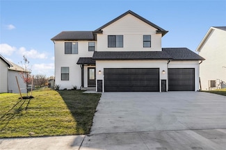 303 N 19th St, Indianola, IA 50125