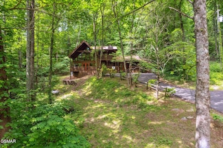 2112 Redmond Way, Sevierville, TN 37876