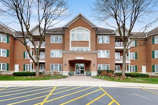 2640 Summit Dr Unit 309, Glenview, IL 60025