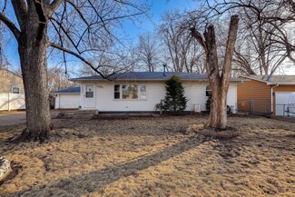 2034 Emerald Ln, Saint Paul, MN 55122