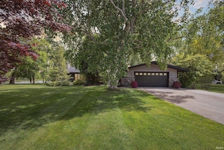 54140 Eastview Dr, Bristol, IN 46507