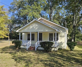 213 Triangle Place, Fayetteville, NC 28312