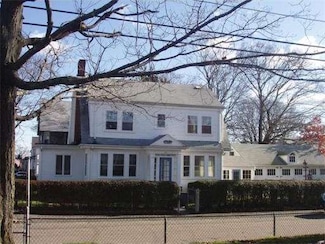 60 Rock Island Rd, Quincy, MA 02169